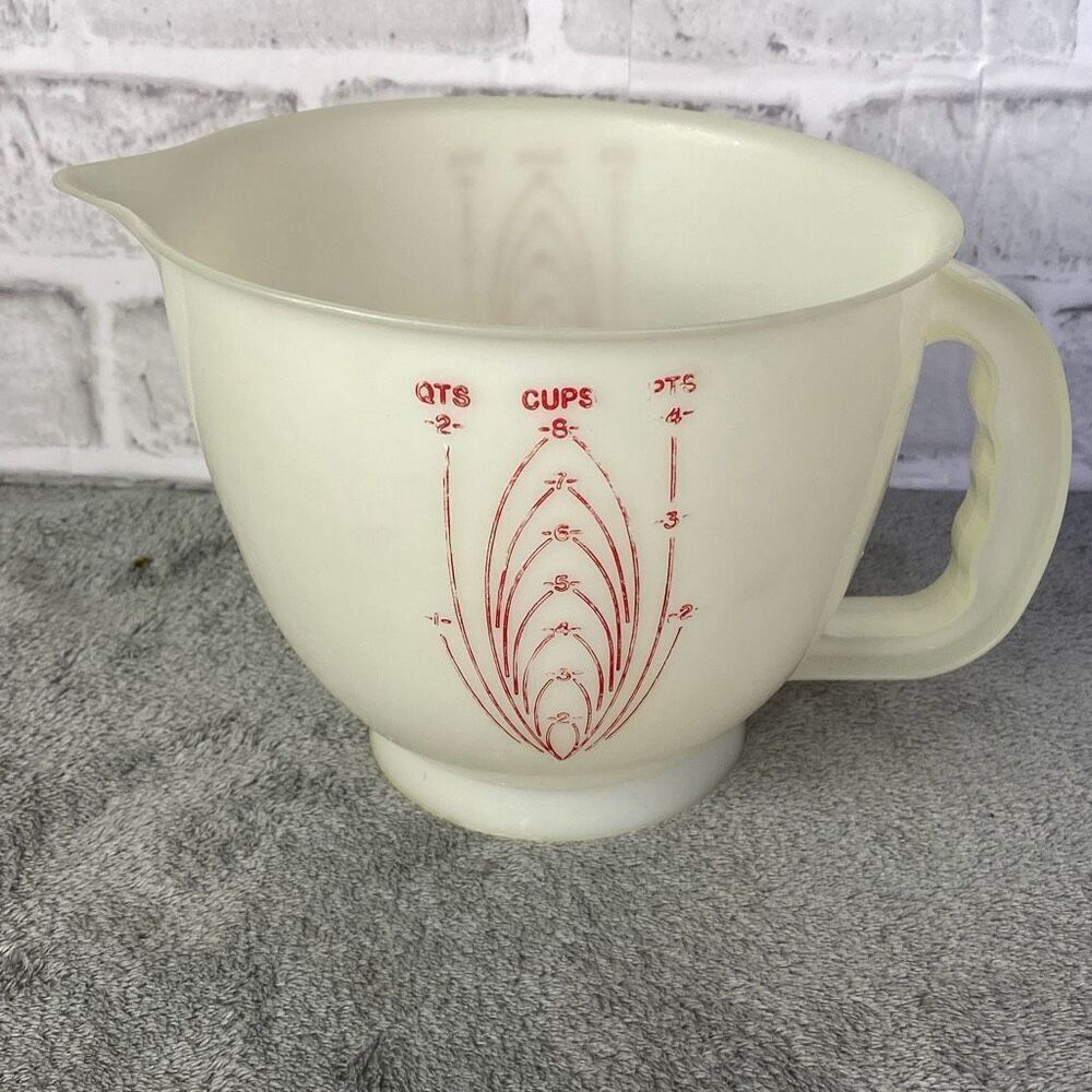 Vintage Tupperware Mix and Store 8 Cup Measuring Pitcher 2 QT